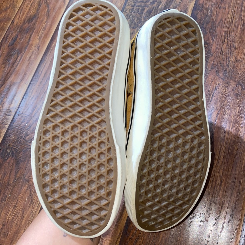 Vans - Picture 3 of 4